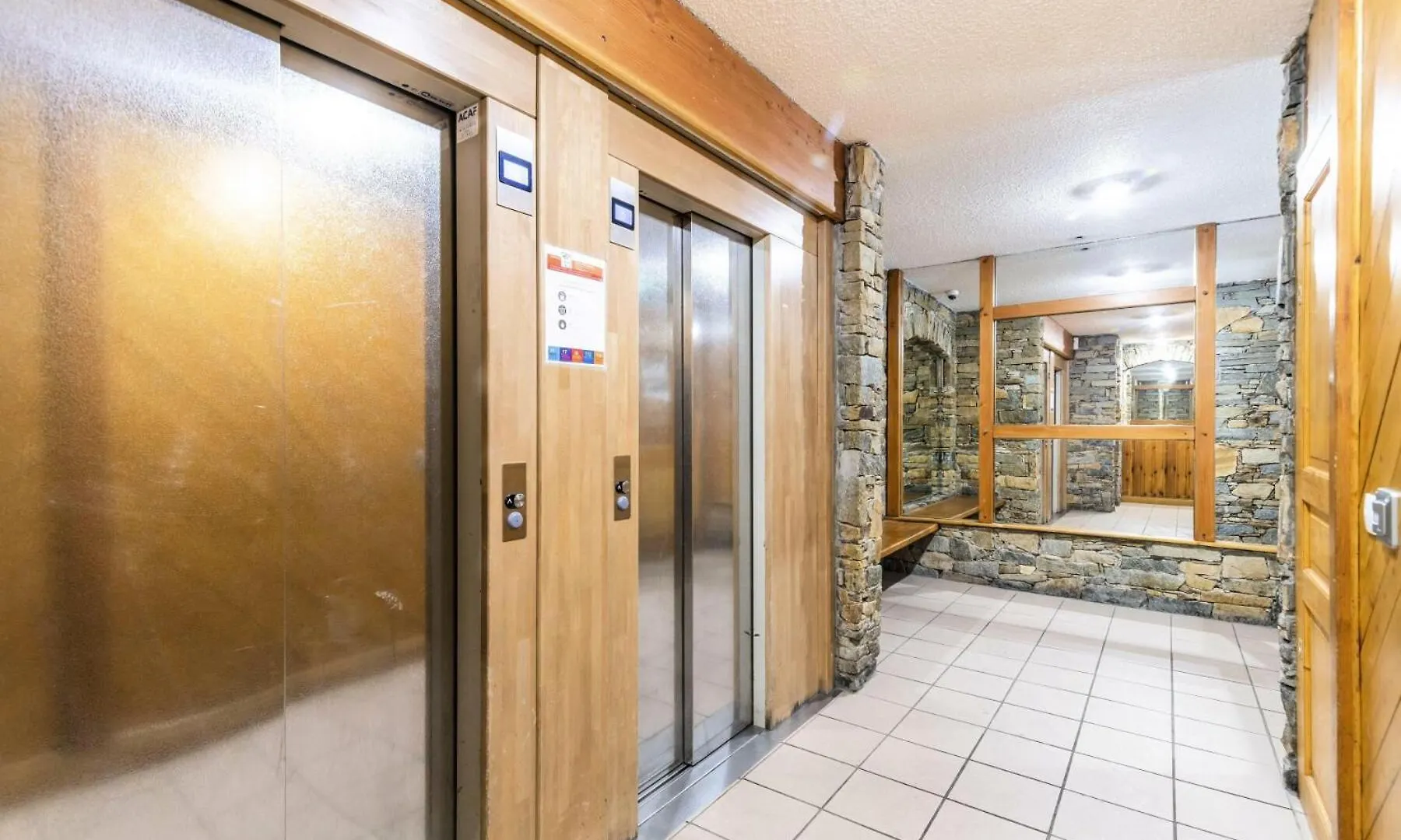 Residence Arcelle - Val Thorens Location: Studio Au Coeur De La Station, Rue Pietonne Mae-9105 Appartement